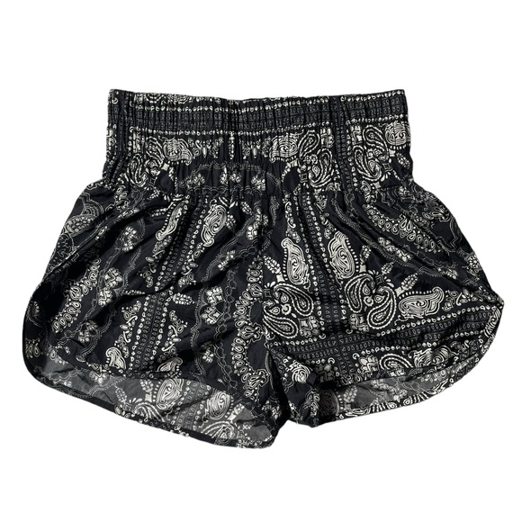 Free People Movement The Way Home Black Bandana Paisley Print Lined Shorts Med - Picture 2 of 10